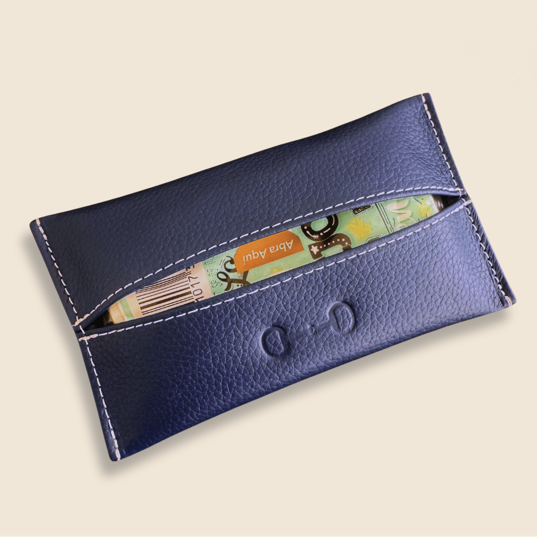 Accesorios de piel con diseño ecuestre