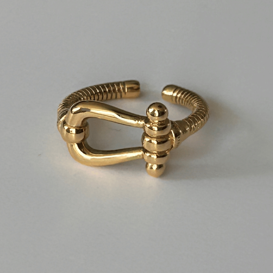 Bold ring