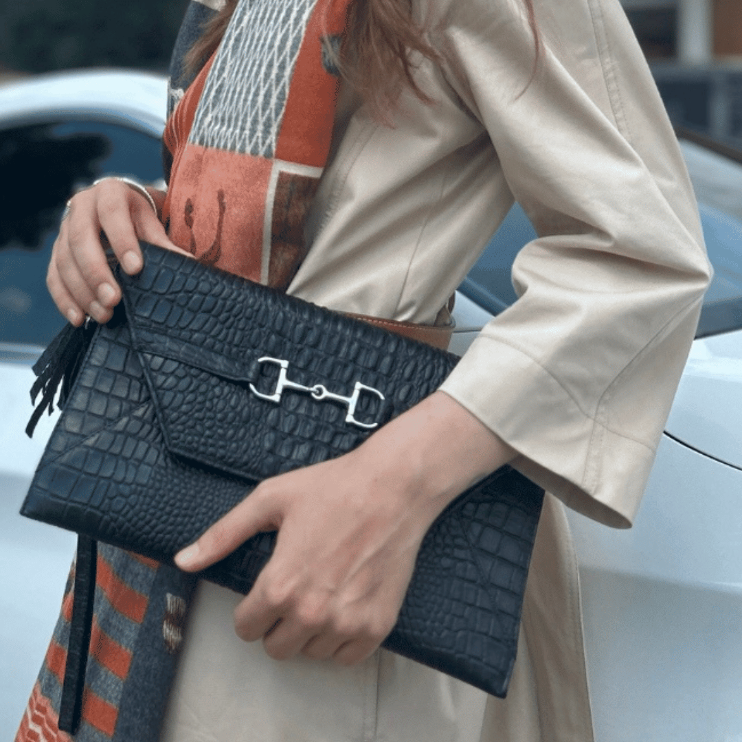 Bolsas y accesorios ecuestres de piel 