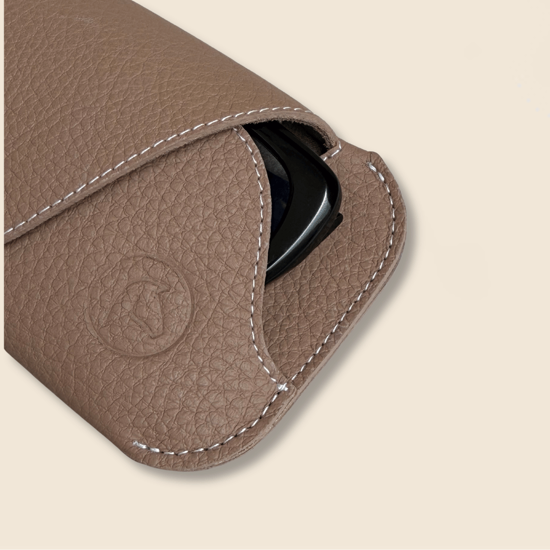 Accesorios de piel con diseño ecuestre
