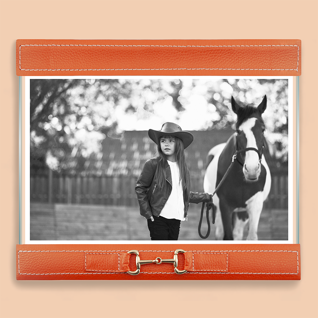 Saddle photo frame