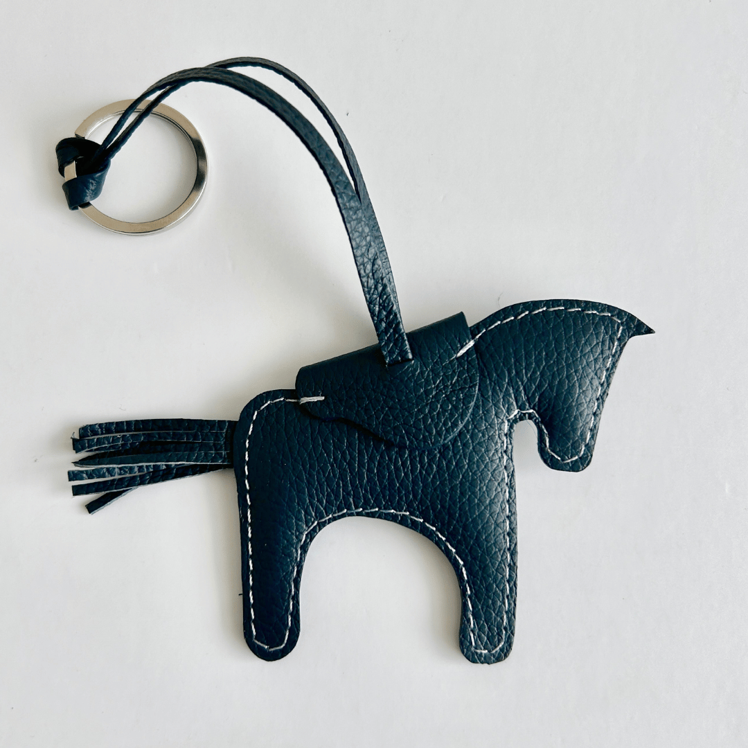 Accesorio de piel ecuestre azul marino