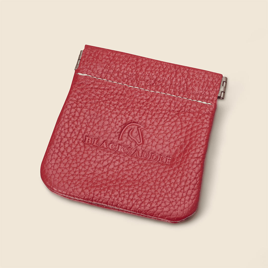 Elaborado en piel logo Black Saddle