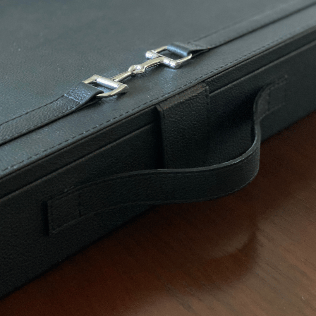 Estuche ecuestre para guardar accesorios de montar