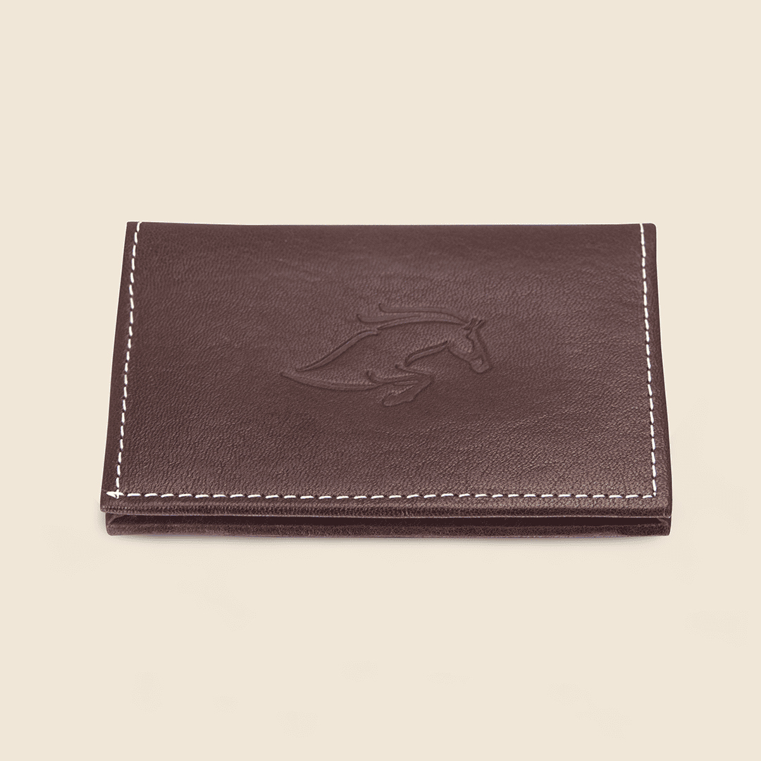 Hecho de piel a mano