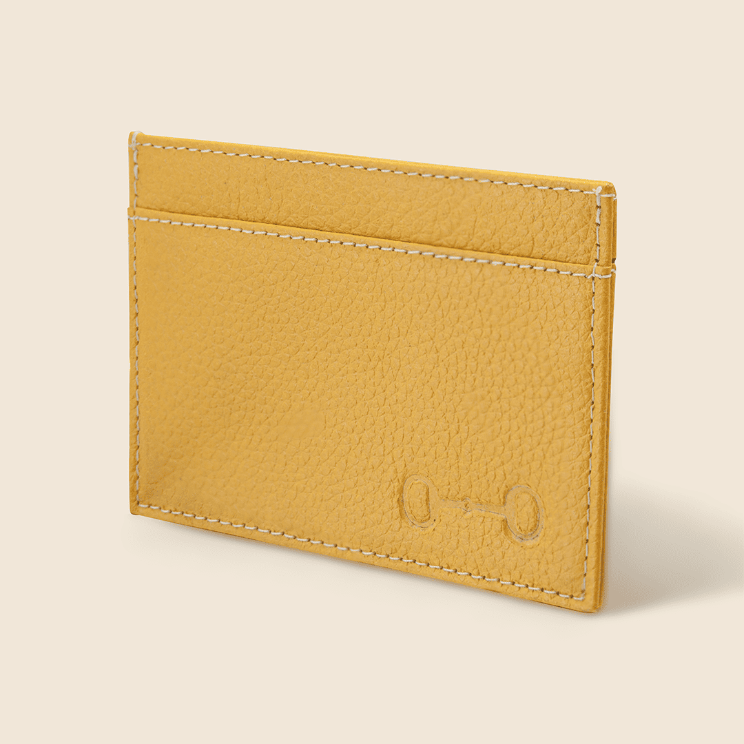 Hecho de piel a mano