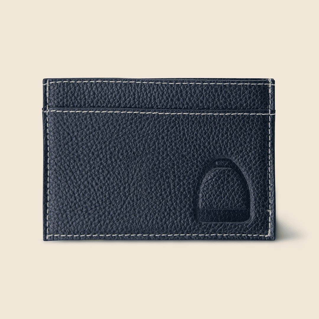 Hecho de piel a mano