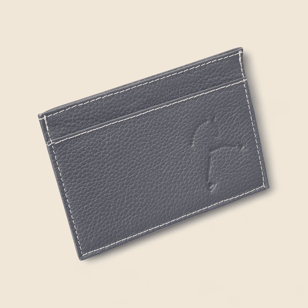 Hecho de piel a mano fino