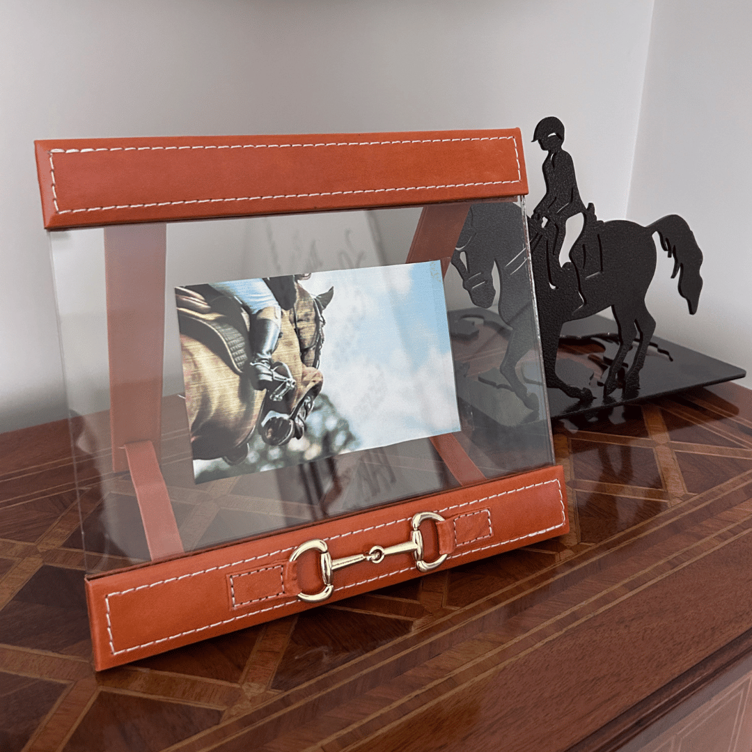 Saddle photo frame