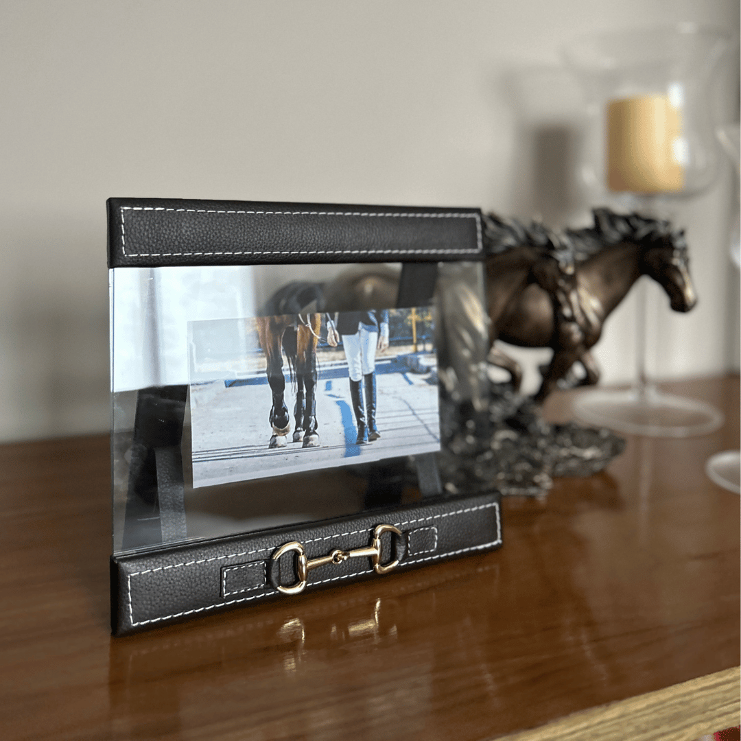 Saddle photo frame